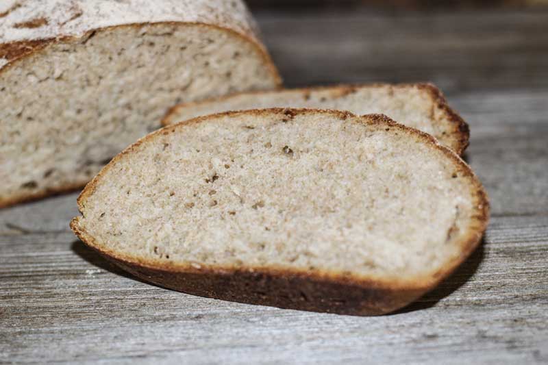 Пшеничный хлеб на закваске готов!