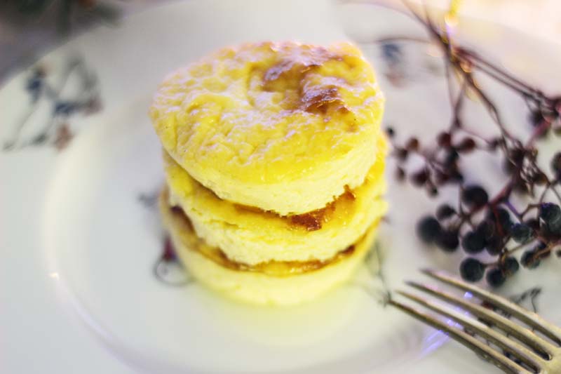 Новогодний завтрак сладкий омлет. Изображение 1