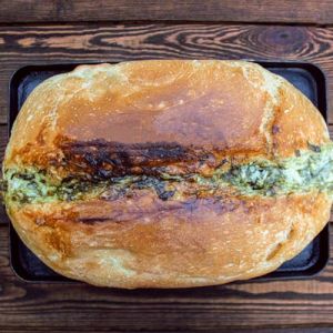 Хлеб с чесноком и зеленью